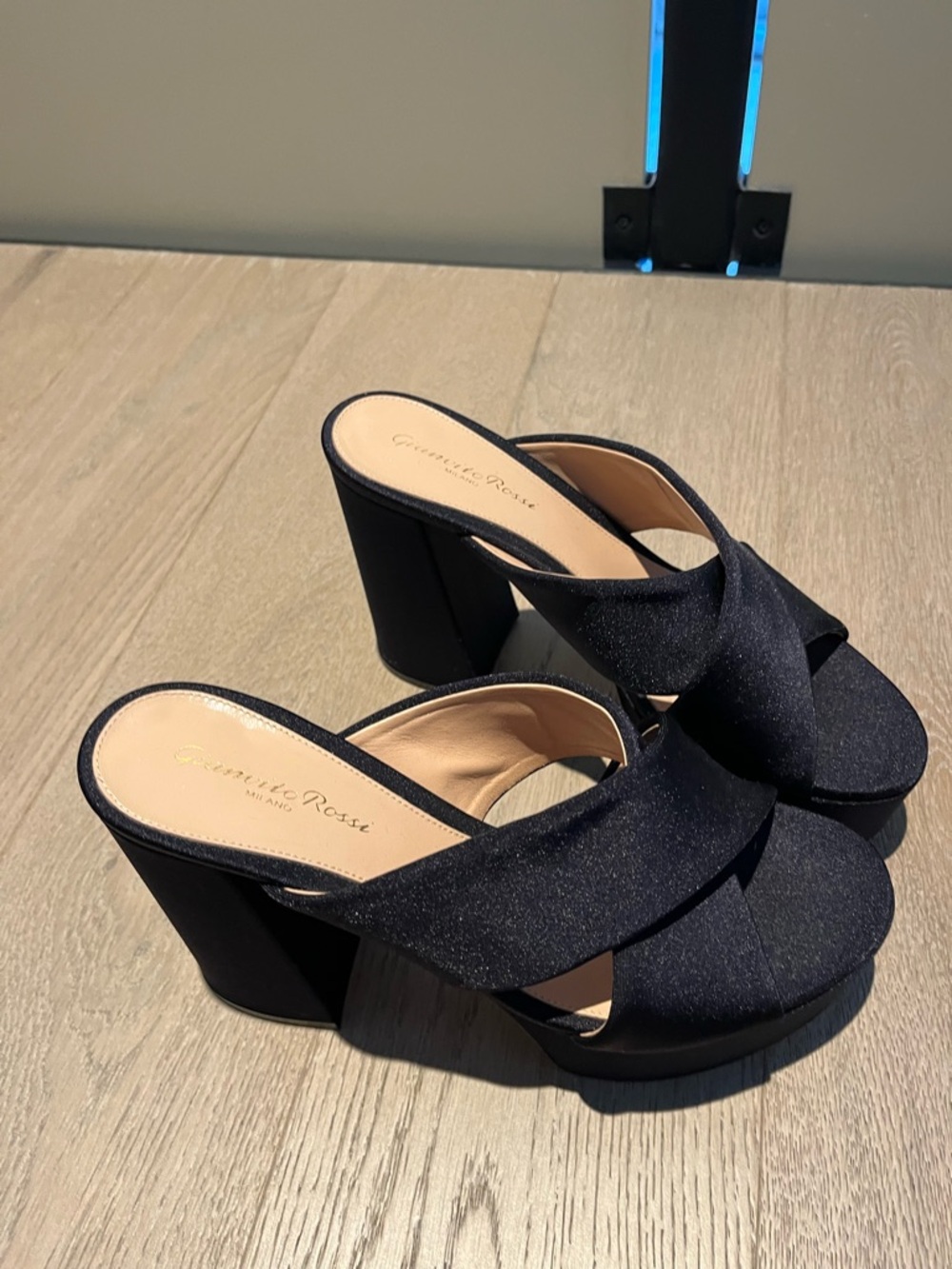 GIANVITO ROSSI Satin-jersey platform mules - Picture 6 of 11
